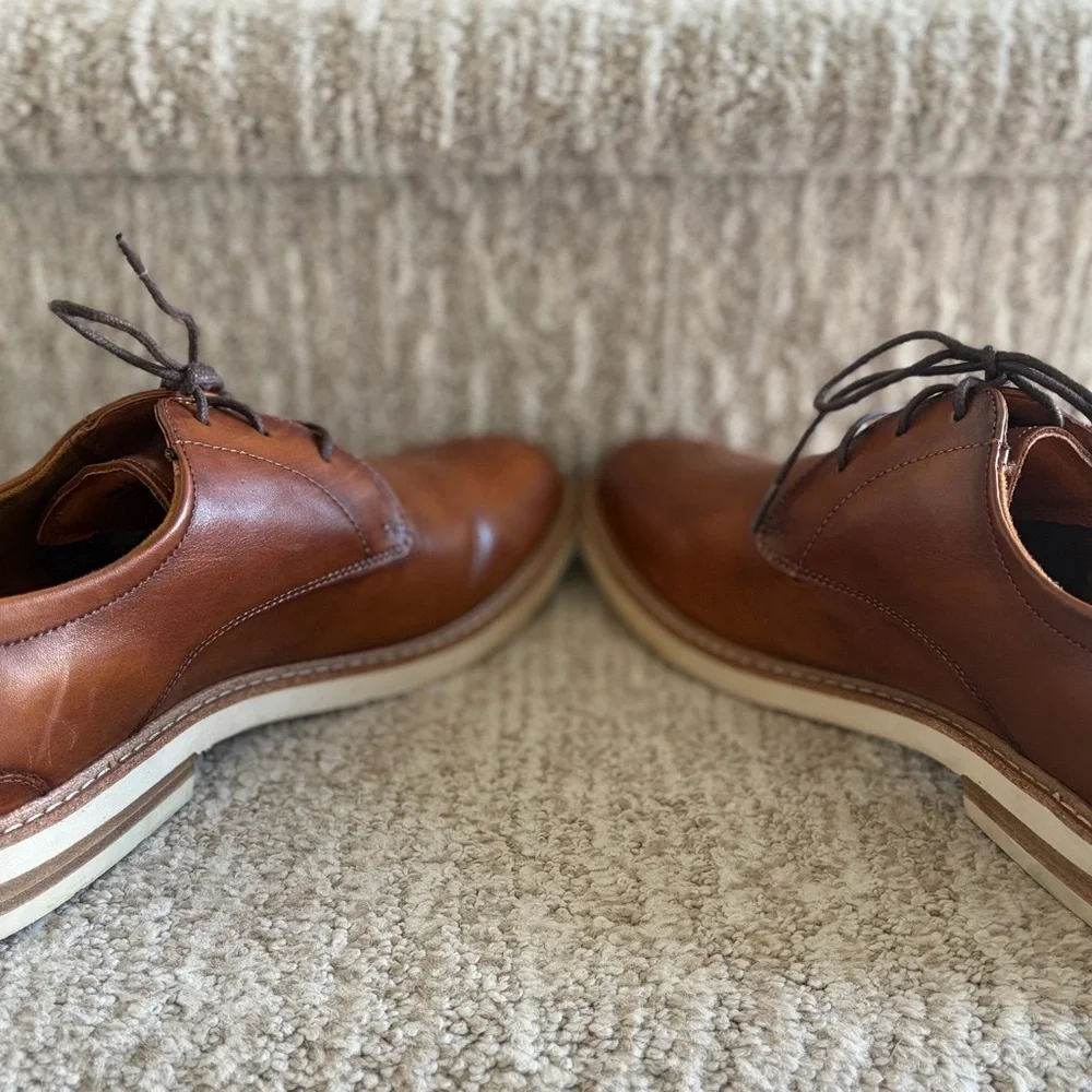 Florsheim Men’s Highland Plain Toe Oxford Shoes Cognac Smooth/White Sole. Size 8